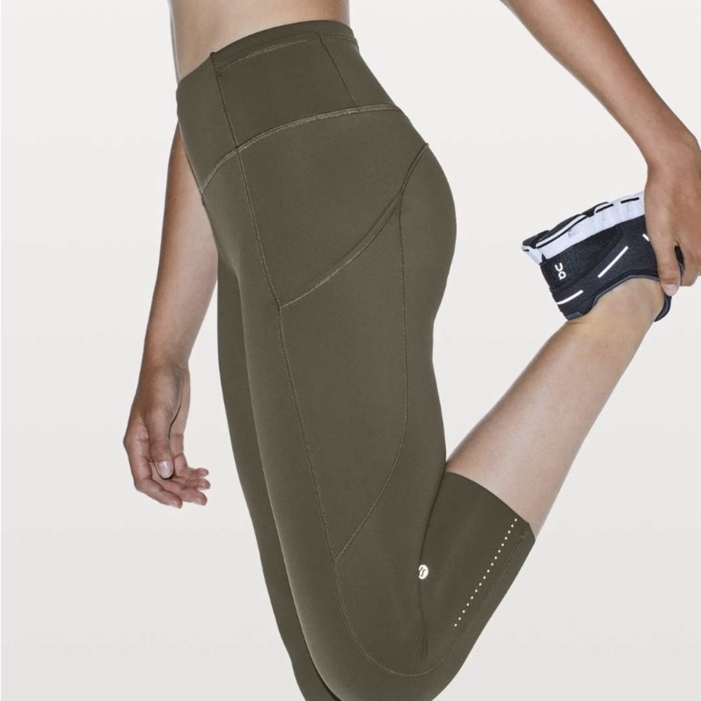 Lululemon‎ Fast & Free Crop II Leggings in Dark Olive, Size 6